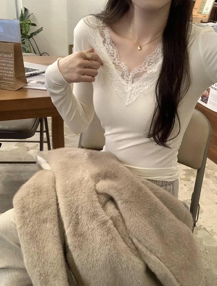 蕾丝拼接打底衫女V领显瘦百搭修身T恤长袖上衣