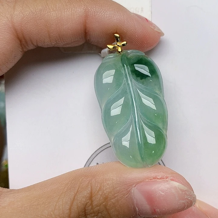 颈饰18K金镶嵌翡翠天然翡翠