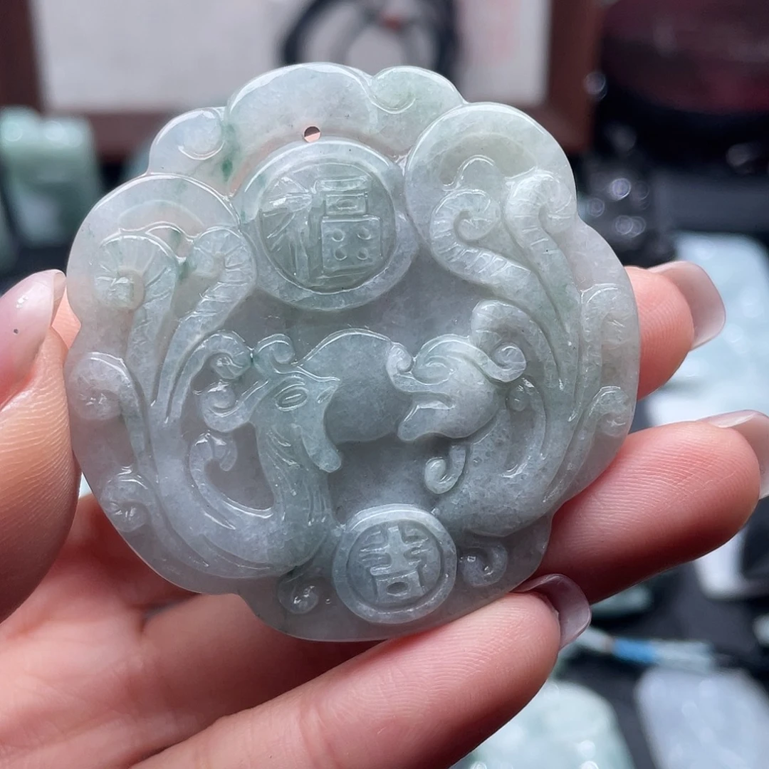 翡翠未镶嵌颈饰翡翠