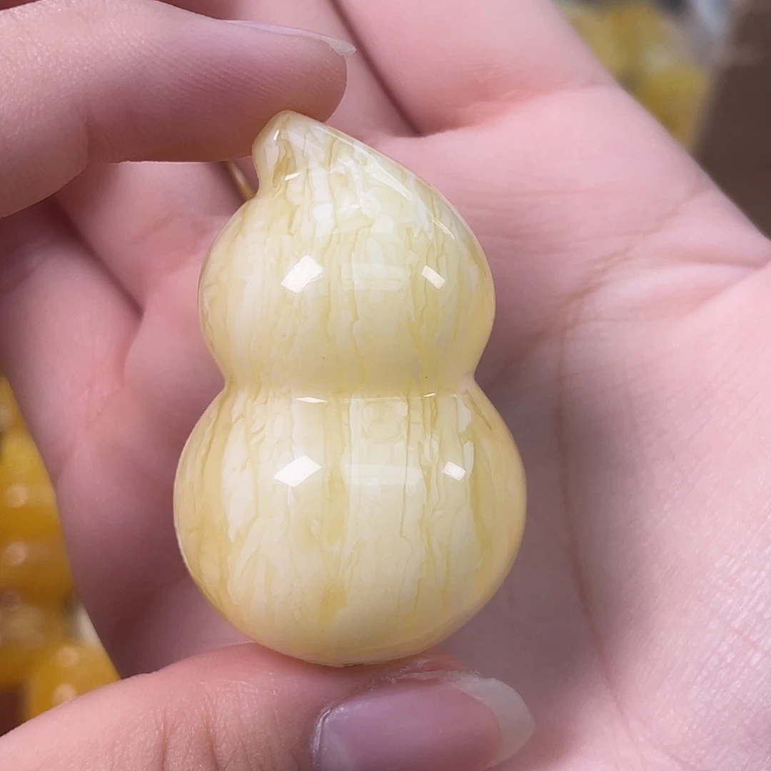 琥珀未镶嵌裸石Y27