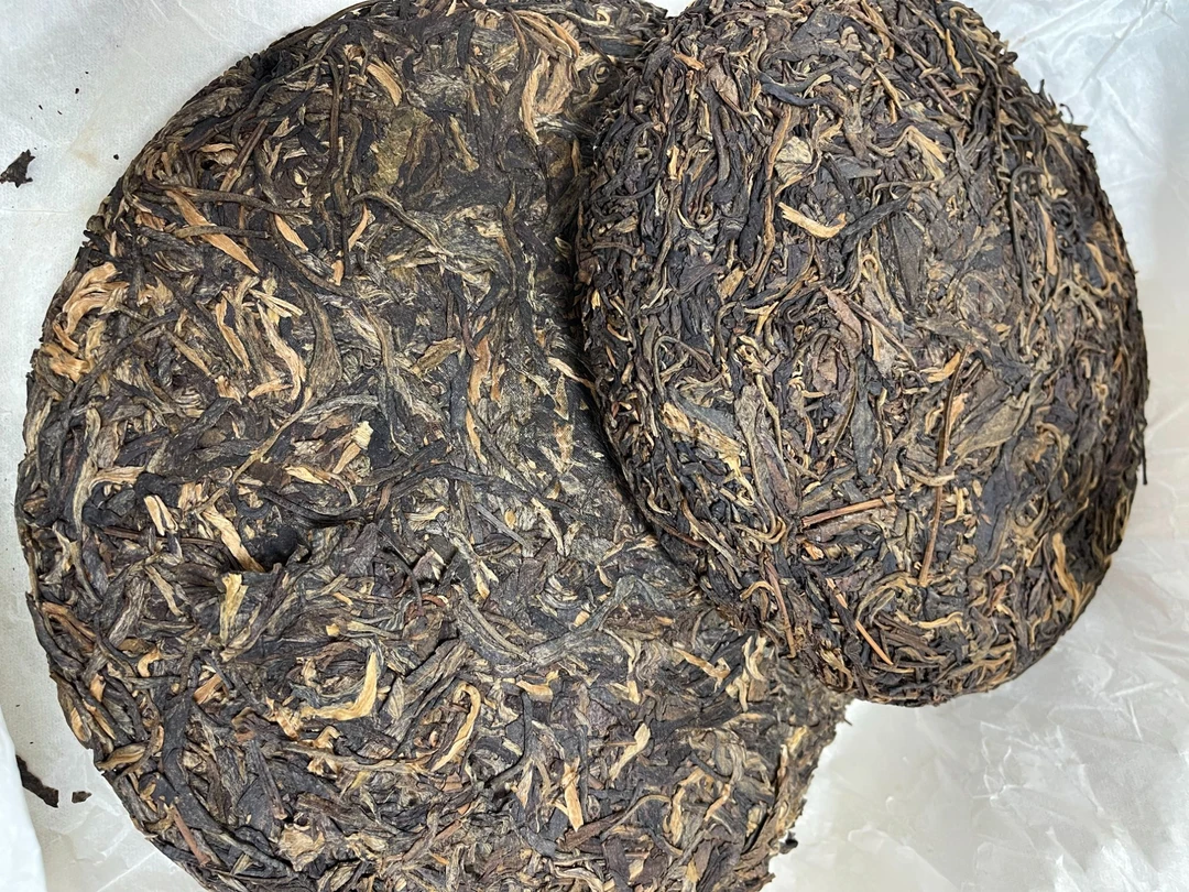 2004年老张私藏茶样班章20克易武20克  普洱茶  以实物为主