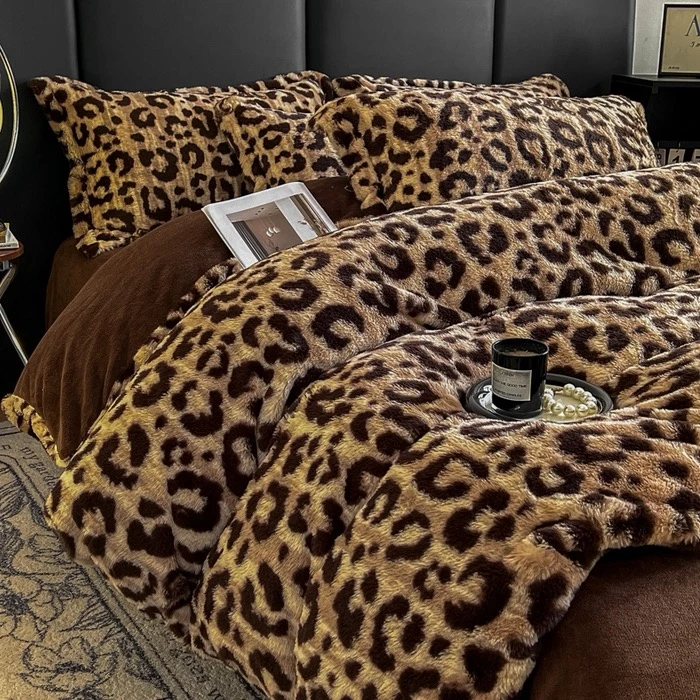 美拉德轻奢兔毛绒床上四件套秋冬季豹纹牛奶绒加绒床单被套三件套