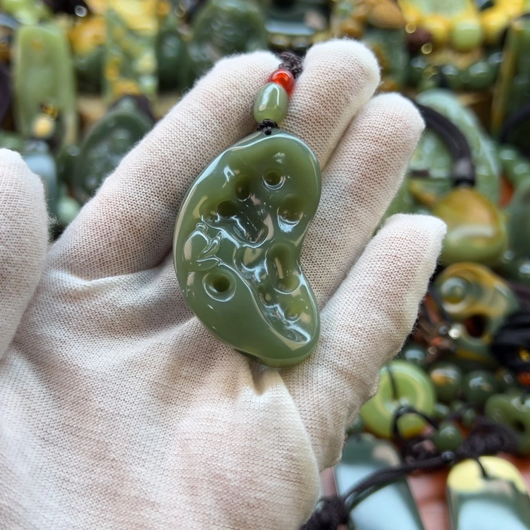 岫岩老玉（透闪石质玉）未镶嵌颈饰