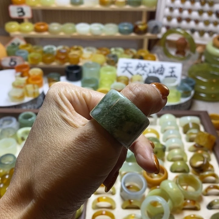 美***龄岫玉未镶嵌戒圈岫玉