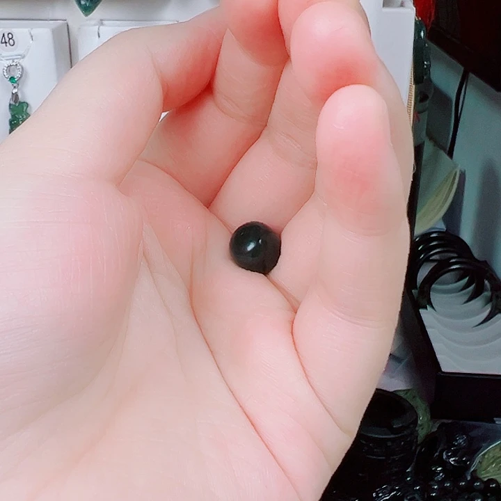 蛇纹石玉颈饰未镶嵌四**城