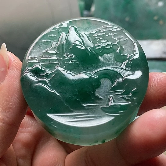 石英质玉未镶嵌颈饰