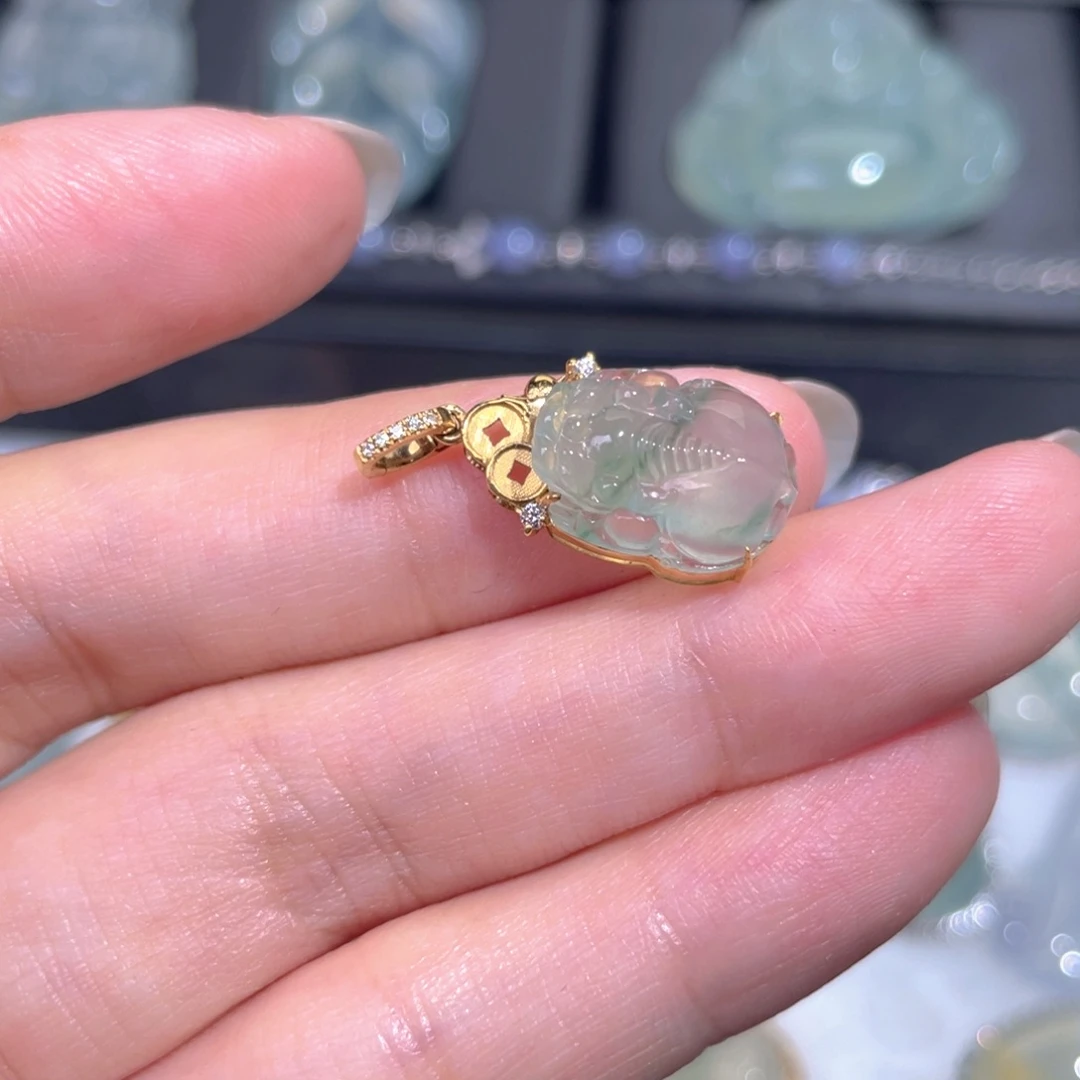 颈饰18K金镶嵌翡翠翡翠