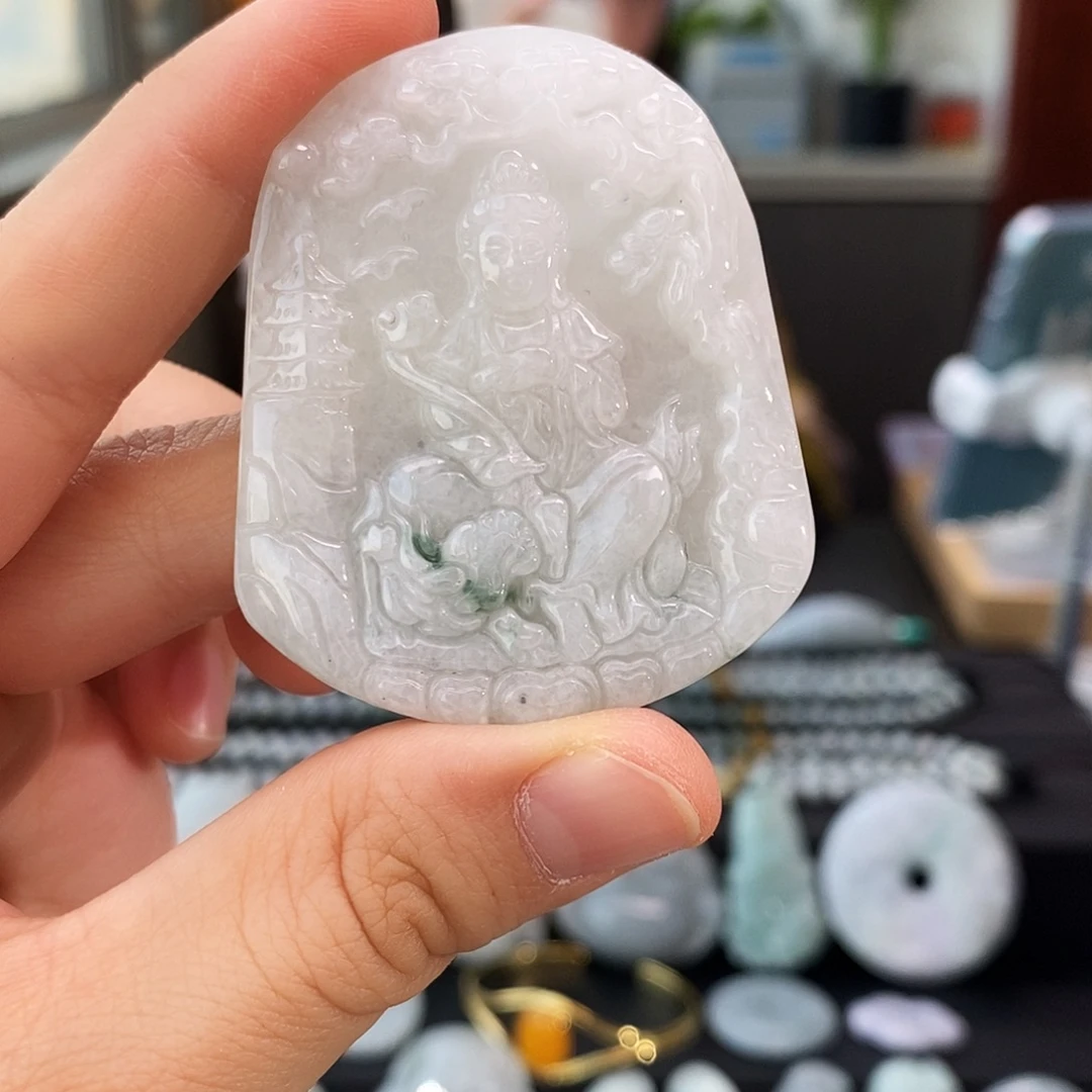 翡翠未镶嵌颈饰文殊
