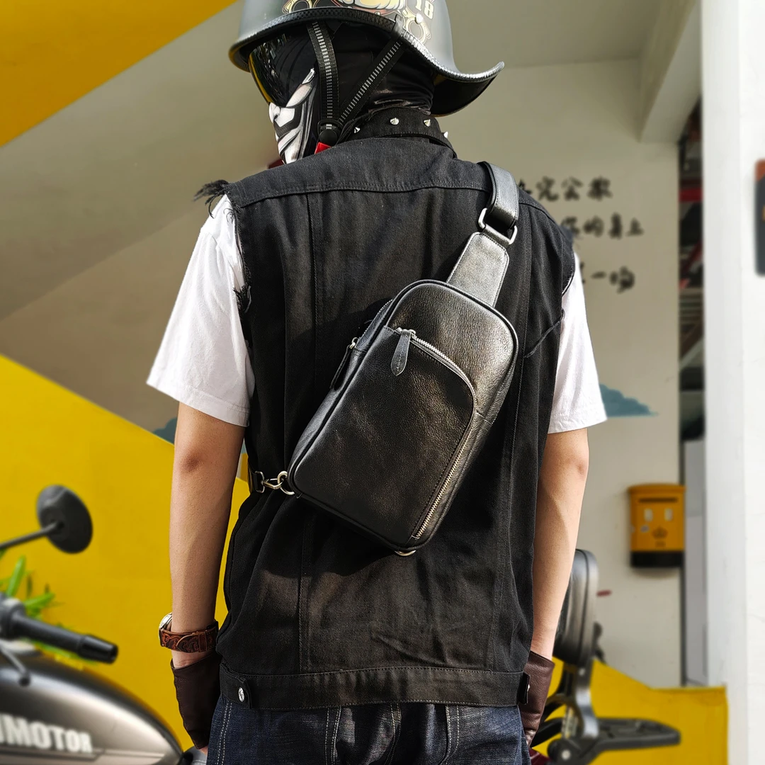 2025新款真皮单肩斜挎胸包男士植鞣头层牛皮休闲机车运动小背包潮