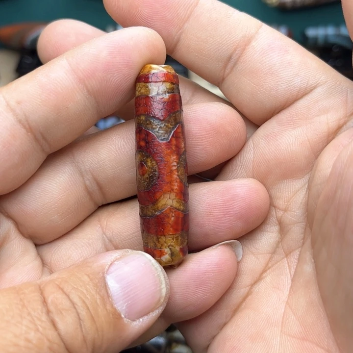 玛瑙/玉髓颈饰未镶嵌左**宝