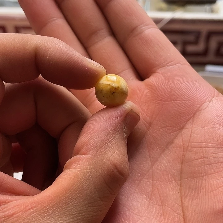 顾***红裸石琥珀未镶嵌天然琥珀蜜蜡