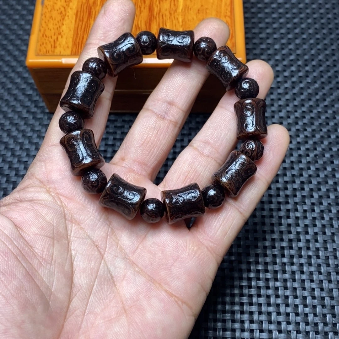 鸿***媒玛瑙/玉髓未镶嵌手链