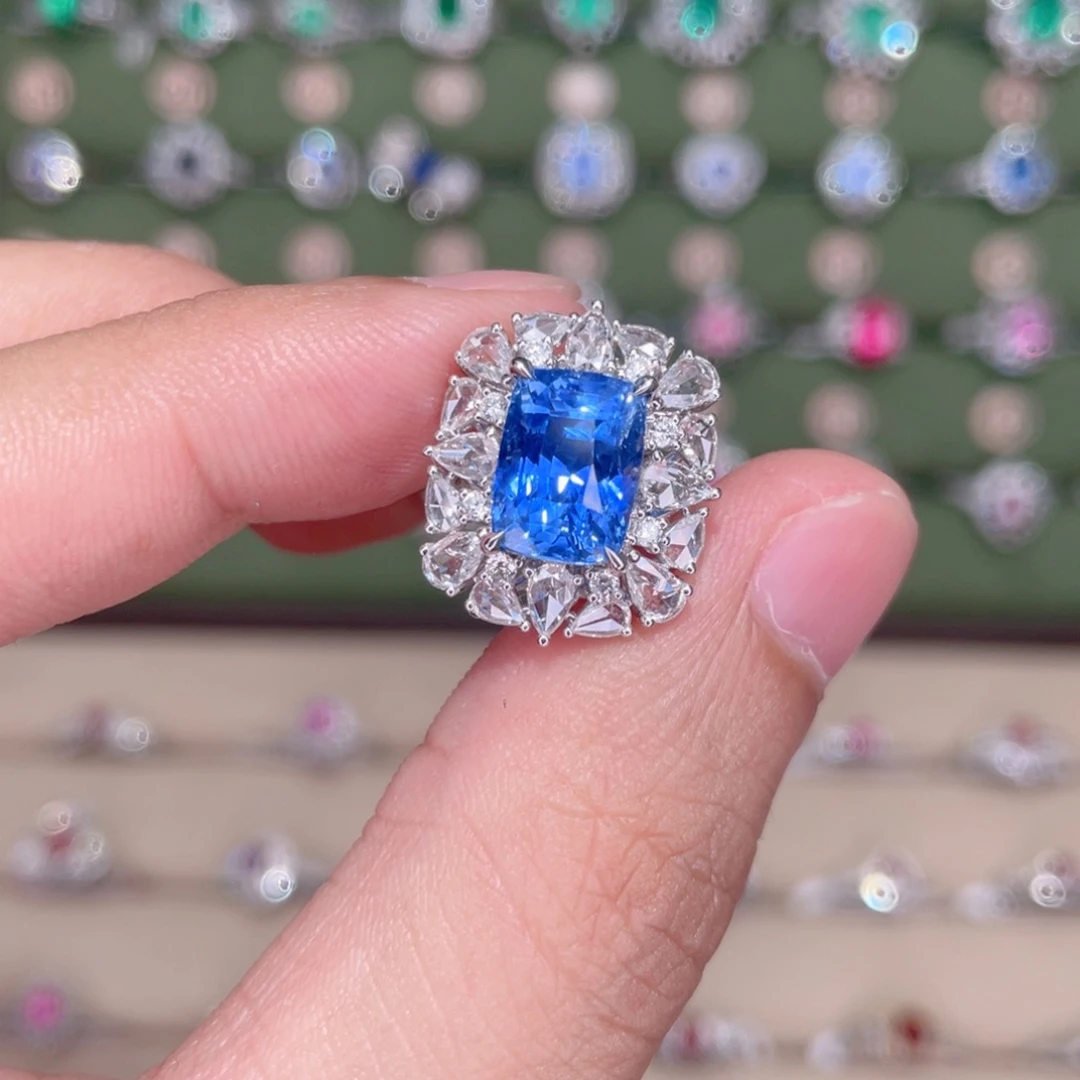 蓝宝石戒指18K金镶嵌5.12ct 无烧矢车菊 aigs