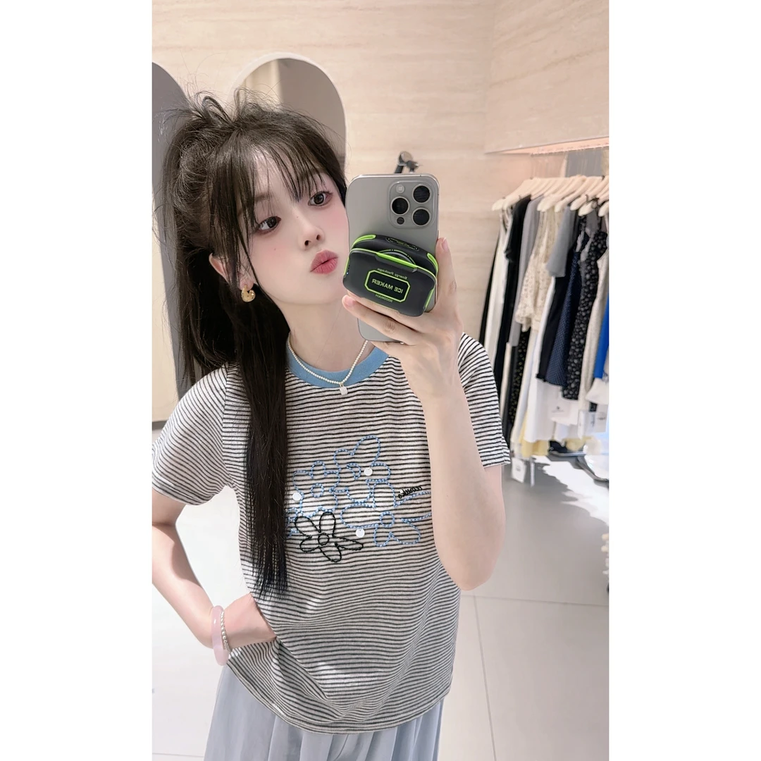 7066蓝领花朵条纹T恤