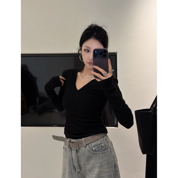 2025/冬/【纸片人】V领显瘦百搭长袖打底上衣 16952#