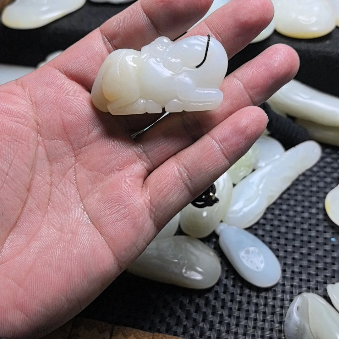 天***翔和田玉未镶嵌挂件