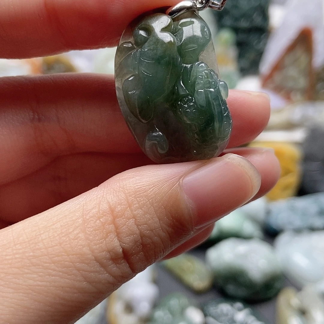翡翠未镶嵌颈饰翡翠