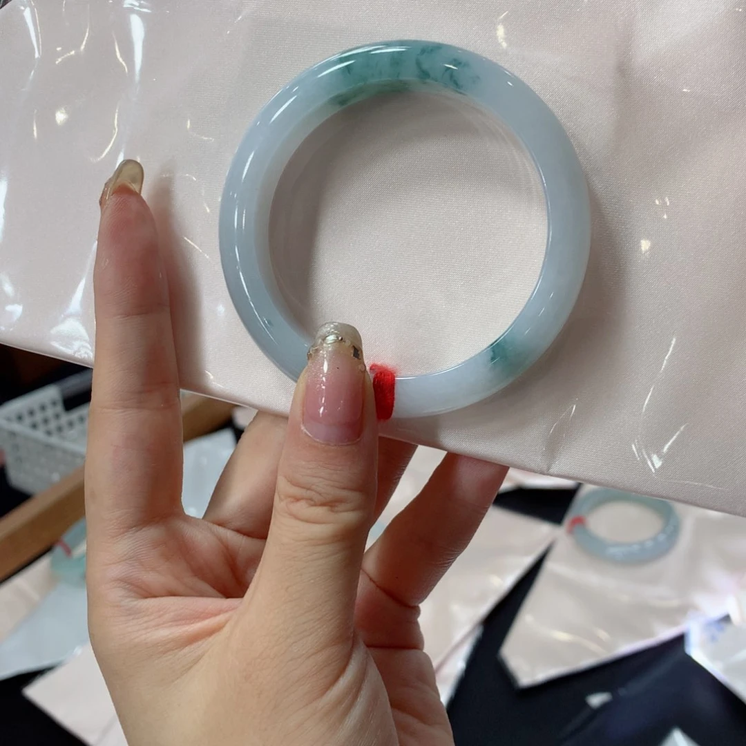 翡翠手镯未镶嵌买断