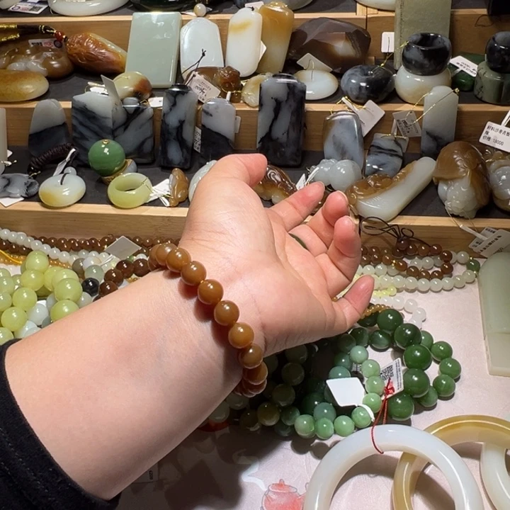 和田玉（糖玉）未镶嵌颈饰