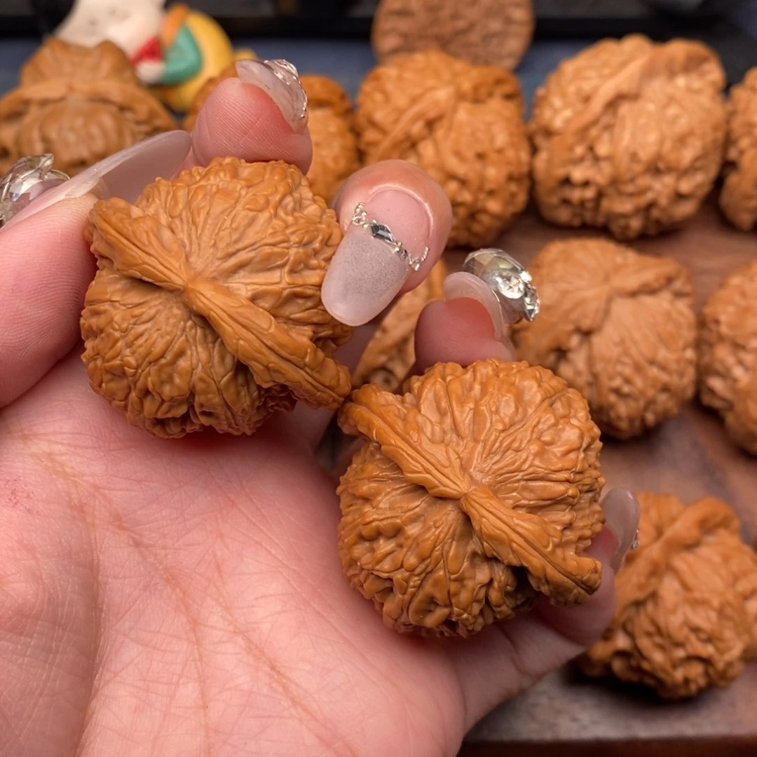 文玩核桃把件同树闷白39➕