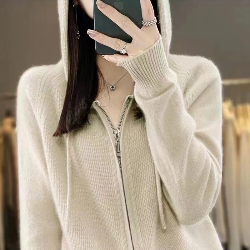 2025秋冬季新款女连帽羊毛针织开衫拉链毛衣宽松休闲款百搭时尚