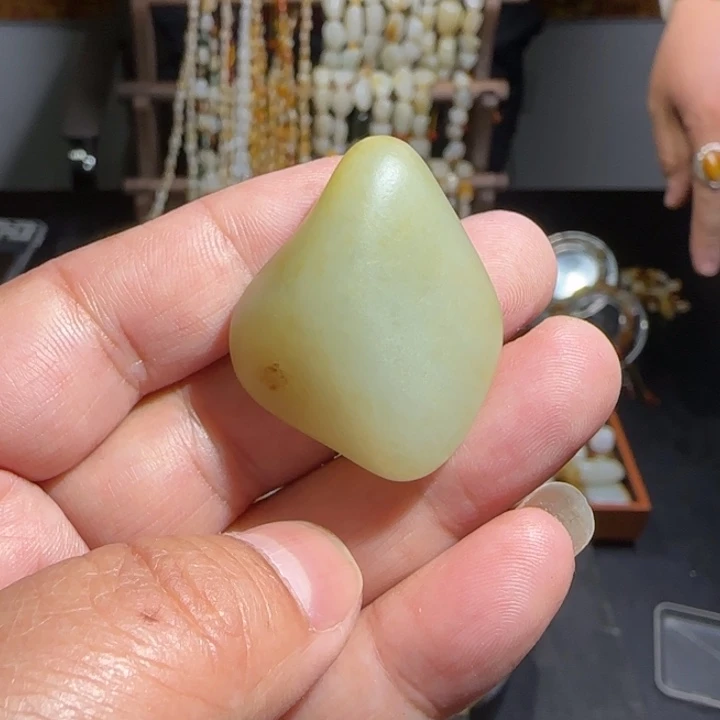 和田玉颈饰未镶嵌18.1克