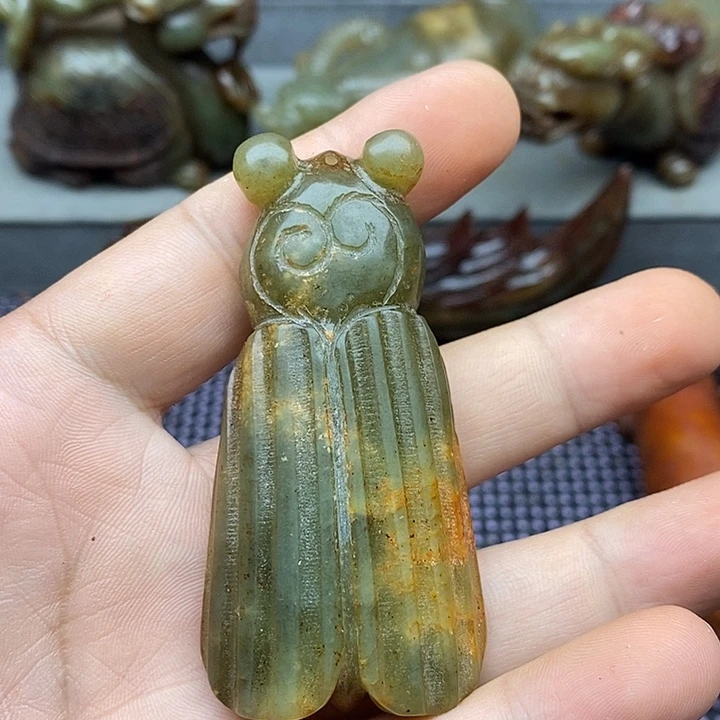 未镶嵌蛇纹石玉颈饰