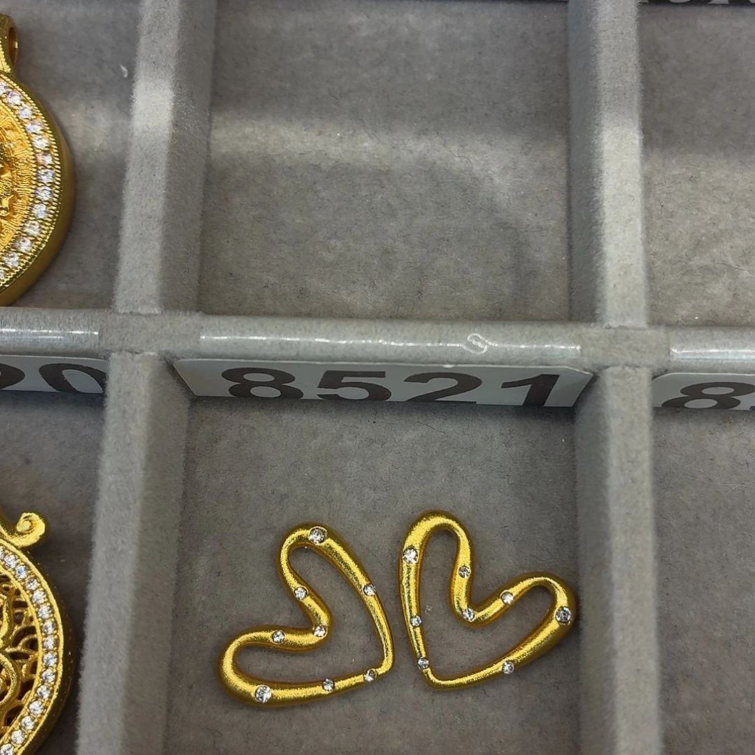 铜合金8521强保色发 2个壹笔壹吊坠