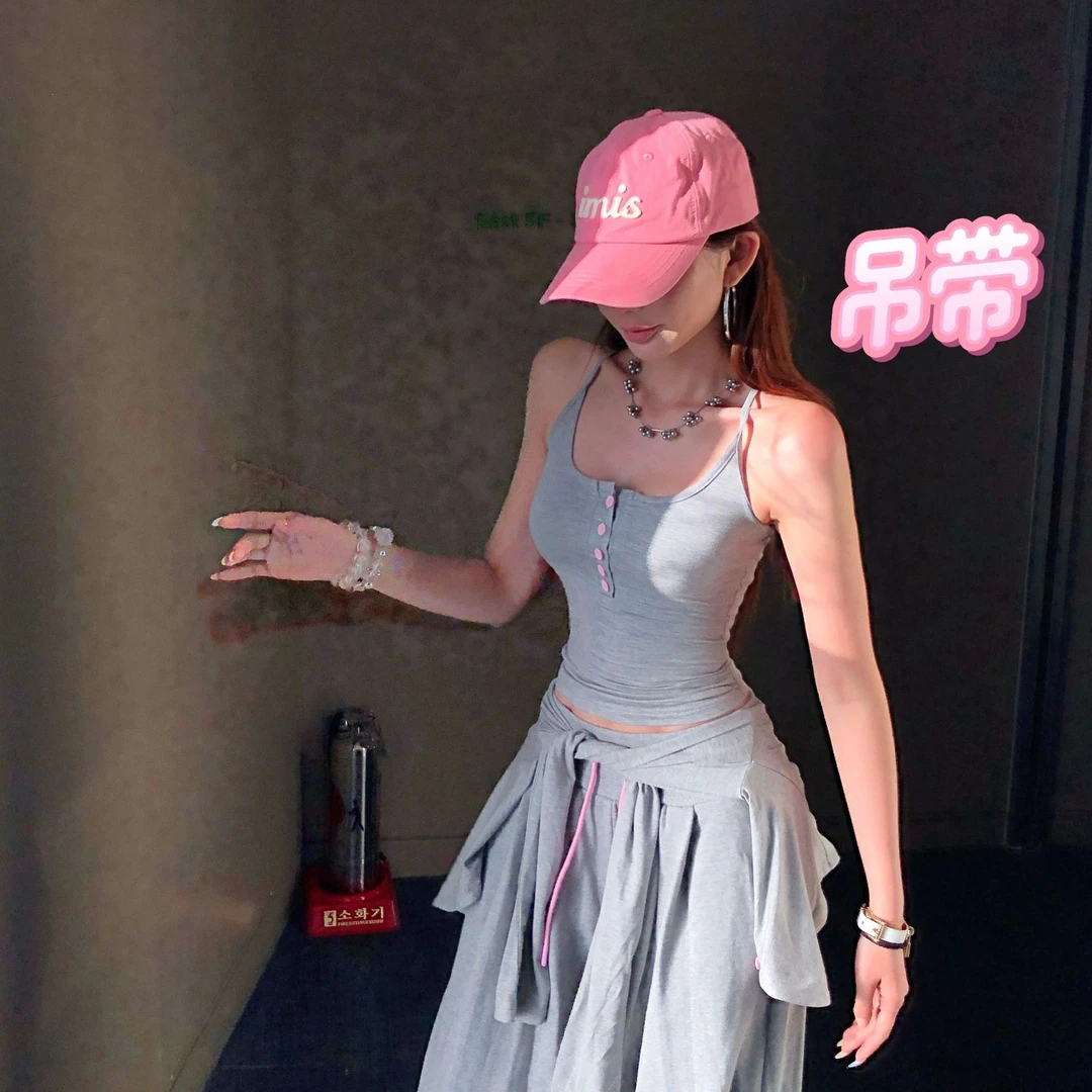 婉君【时髦玩家】纯欲风修身简约ins辣妹打底背心吊带LWJ25B2TZ1160