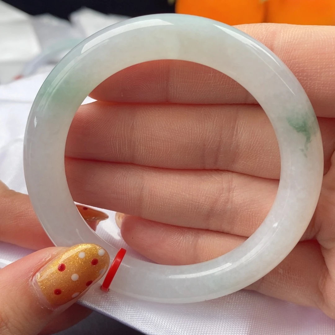 翡翠手镯未镶嵌53圆条