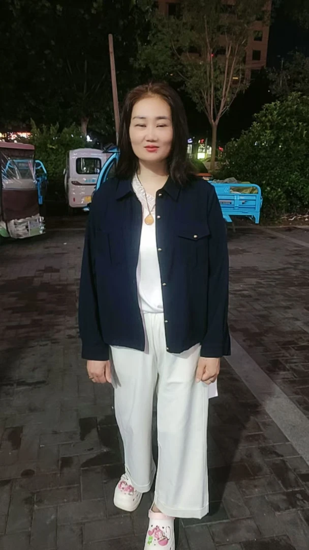 设计感时尚长袖休闲2025宽松显瘦减龄新款百搭衬衫衬衣上衣