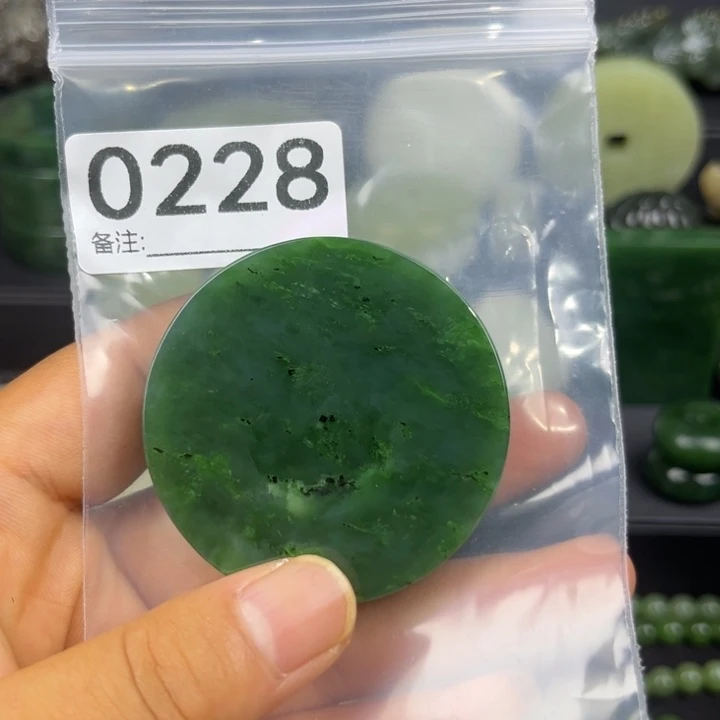 和田玉未镶嵌珠宝半成品