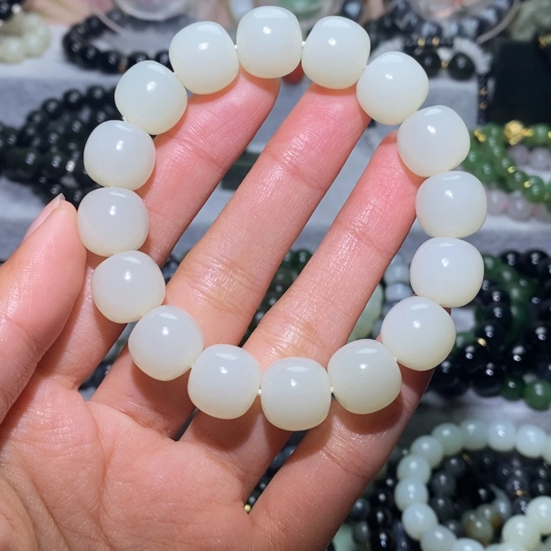 吉***⁹和田玉未镶嵌手链