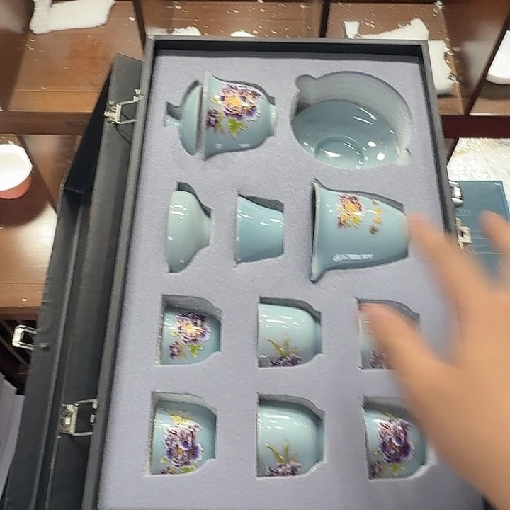 孤品茶具套装等。
