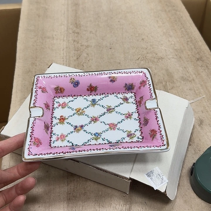 瓷片噗哈哈哈哈哈哈哈哈哈哈哈