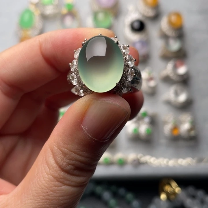 定制翡翠未镶嵌葡萄肉蛋面