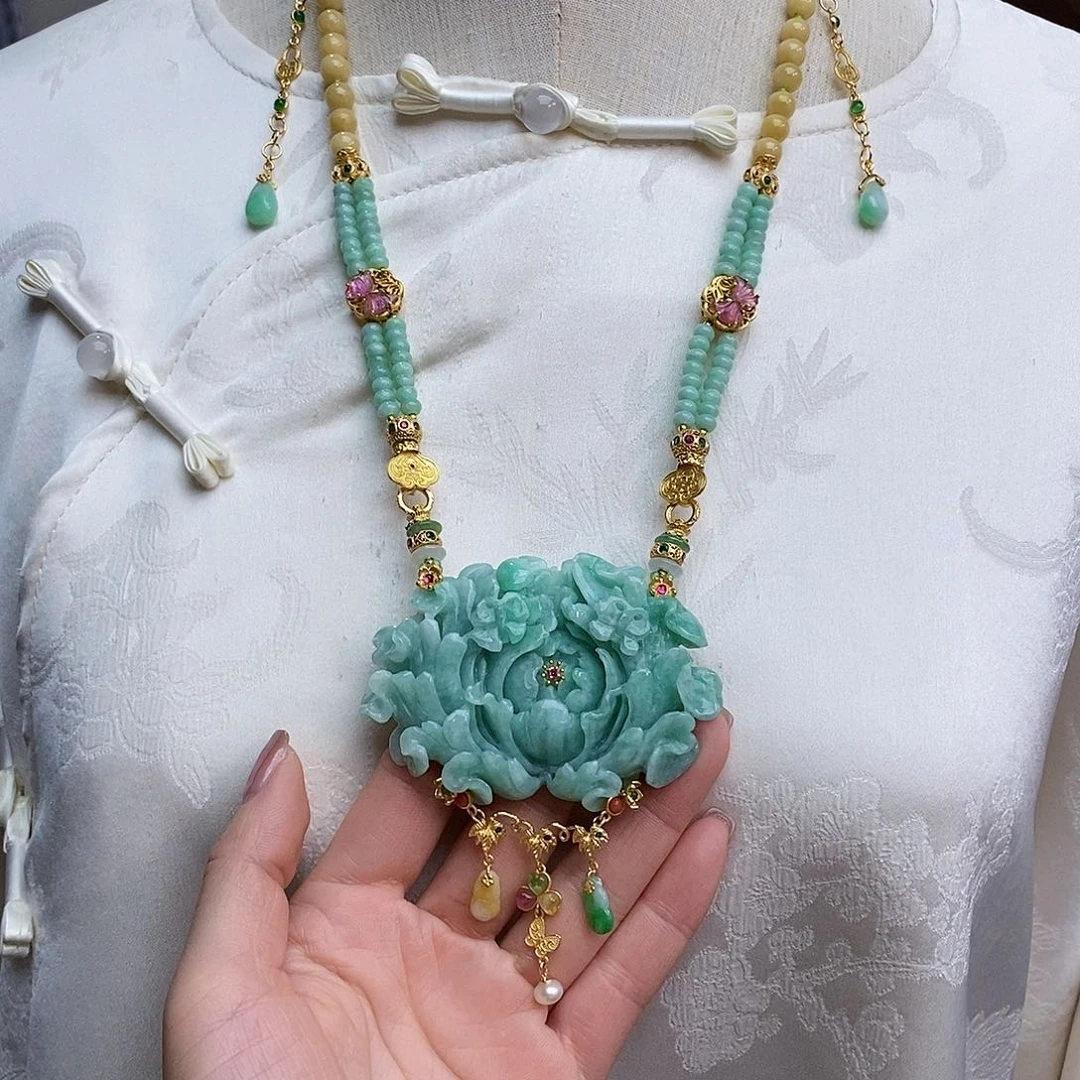 翡翠颈饰未镶嵌天然