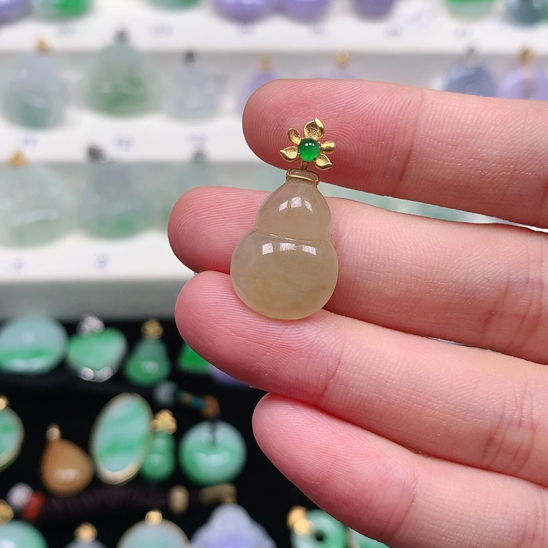 颈饰18K金镶嵌翡翠翡翠吊坠