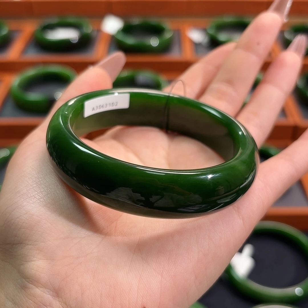 和田玉（碧玉）未镶嵌手镯辣菠菜5859