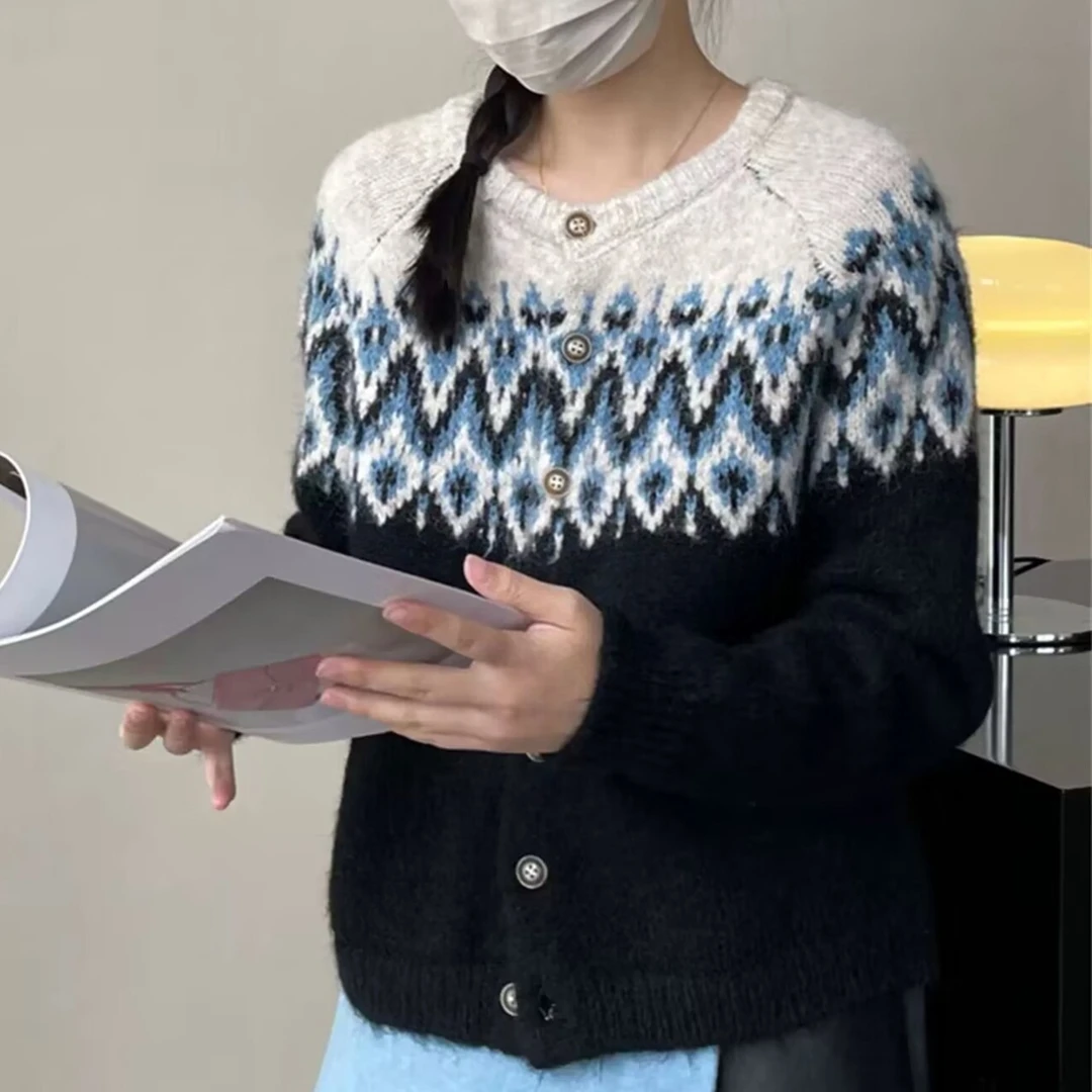 韩国2024冬法式慵懒风单排扣软糯撞色提花宽松长袖针织毛衣外套女