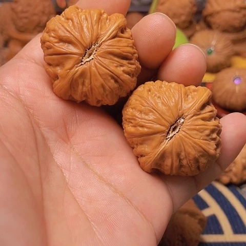 文玩核桃吊坠39铁锤妹妹