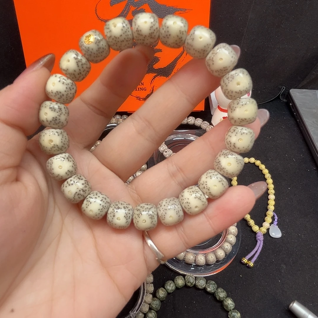 冷***星月菩提吊坠11*10mm 黄金瞳骨瓷白大眼睛单圈