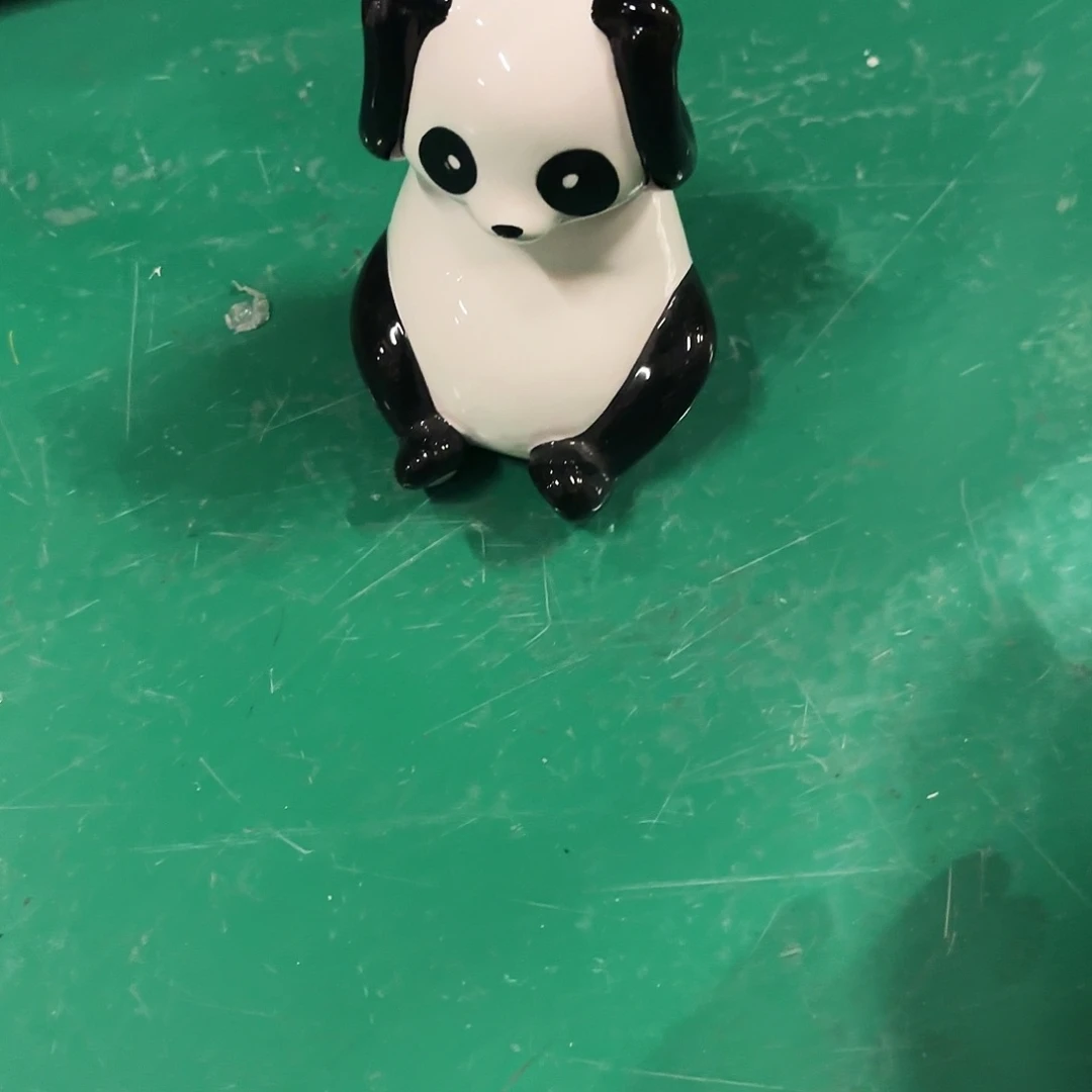 皮***白陶瓷艺术作品欣赏