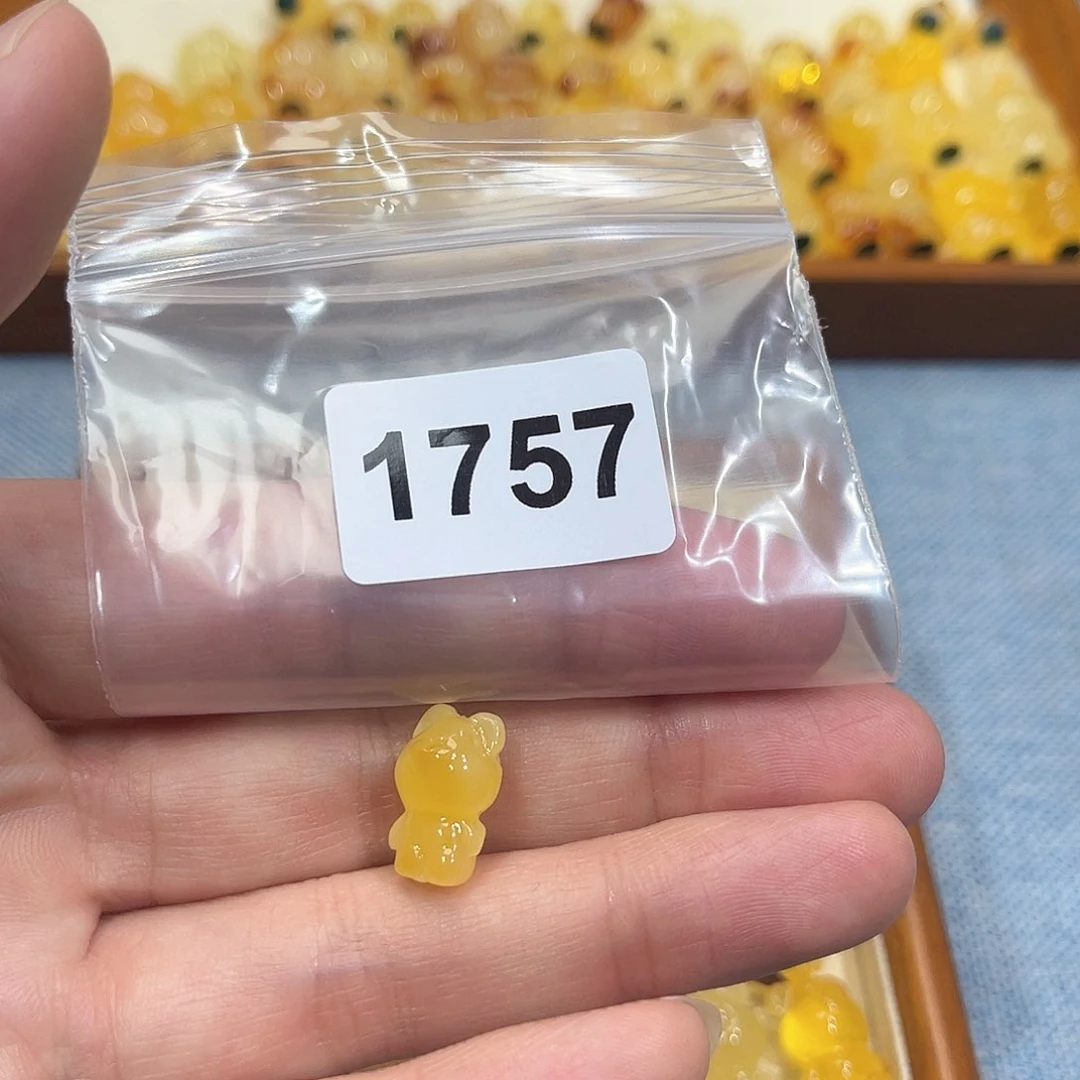 琥珀珠宝奇石未镶嵌?**宝