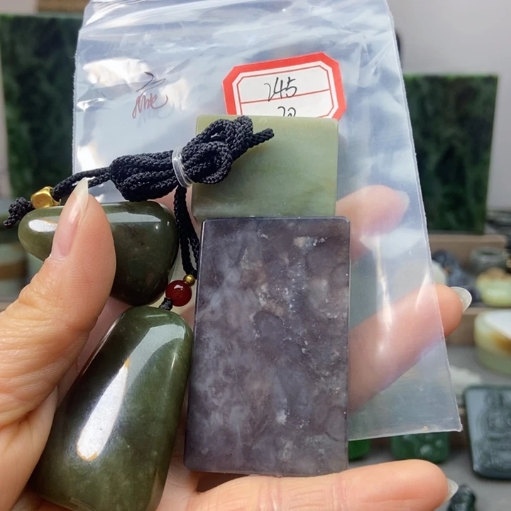 未镶嵌和田玉挂件