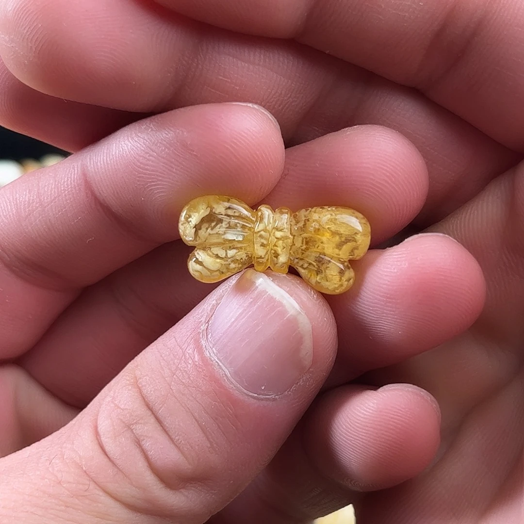 蜜蜡未镶嵌珠宝奇石