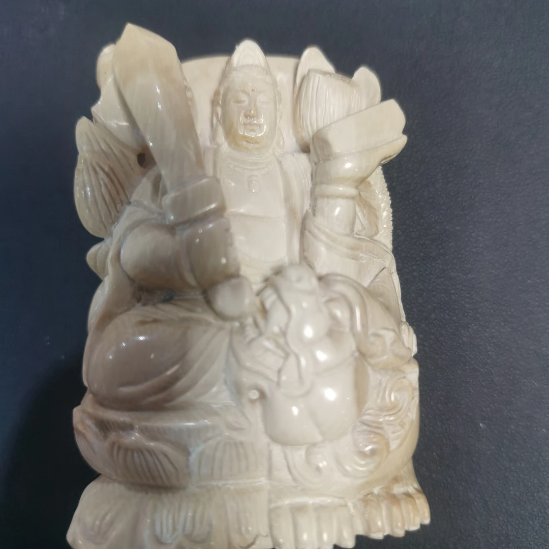 猛犸雕刻牌子约84.4克BC1044