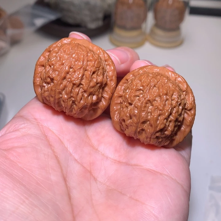 文玩核桃把件血麒麟