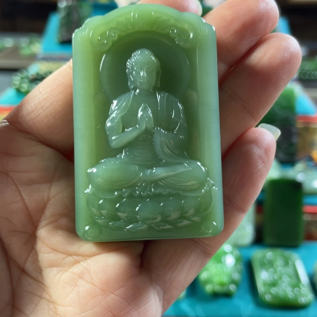 乐***品和田玉未镶嵌颈饰