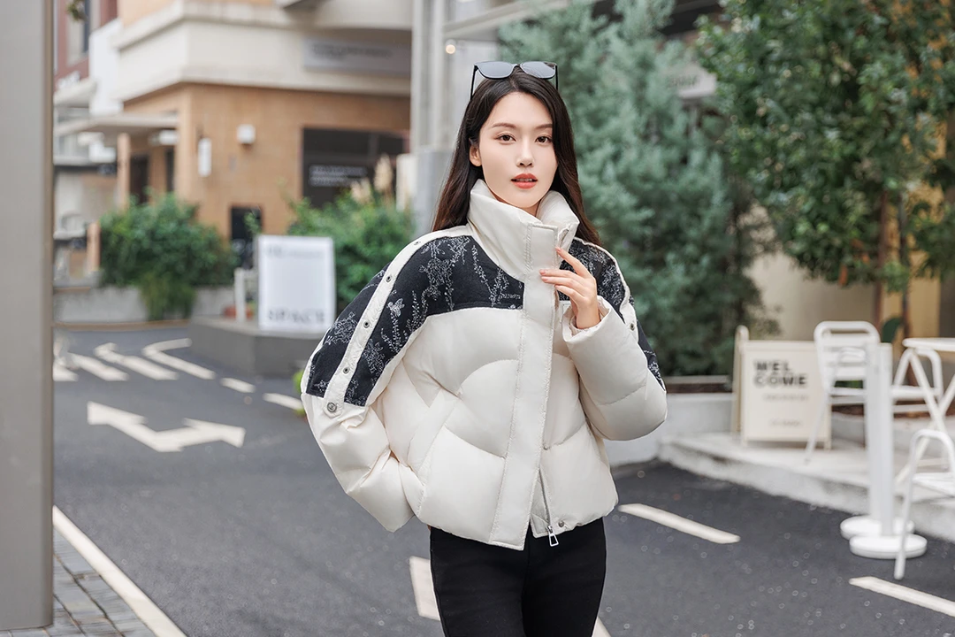 着墨女款设计师款冬季羽绒服E013